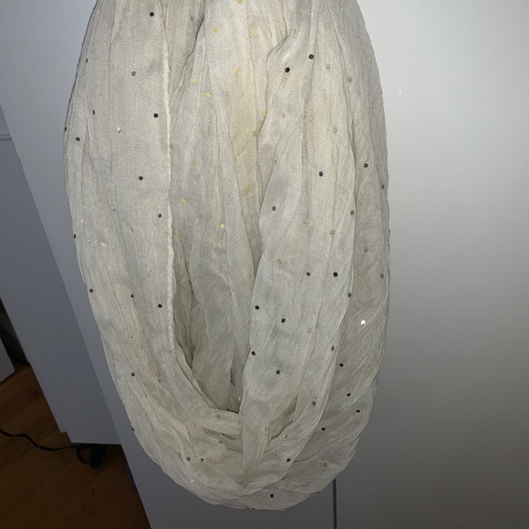 2 cute scarfs for one price!! - Picture 2 of 2